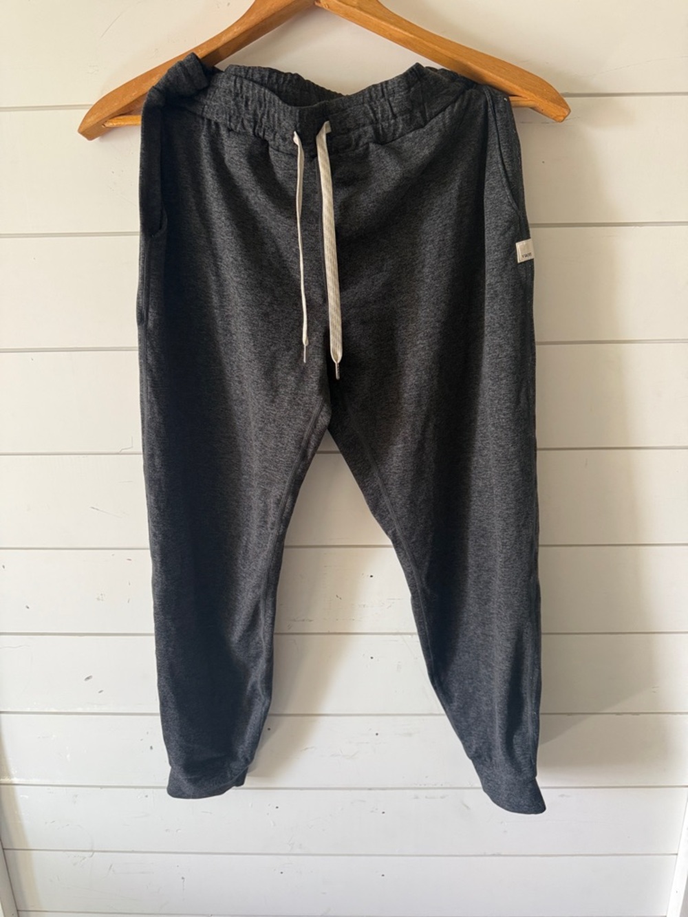 Vuori Dark Gray Drawstring Joggers Women’s Small